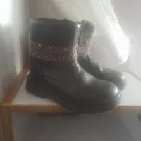 بت دخترانه|کفش و لباس بچه|رشت, حمیدیان|دیوار