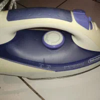 اتو دلونگی و تعدادی لوازم آشپزخانه