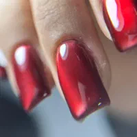 آموزش و‌خدمات ناخن و پدیکور خشک.خیس