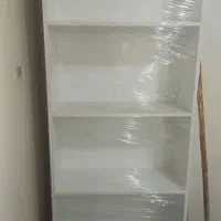 کتابخانه ..میز مطالعه