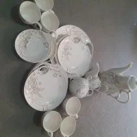 یک دست سرویس عصرانه خوری چینی