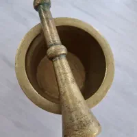 هاون قدیمی برنجی|کلکسیون اشیاء عتیقه|قم, لسانی|دیوار