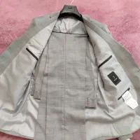 کت شلوار جاکامن|لباس|اندیشه, اندیشه فاز ۱|دیوار