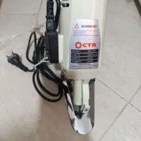 قیچی برقی اُکتا و میز برش