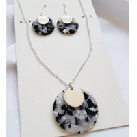 نیمست زنجیری رزینی چند رنگ، جادوی ظرافت و زیبایی