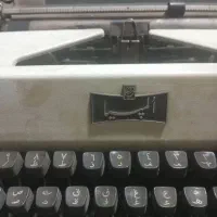 ماشین تحریر|کلکسیون اشیاء عتیقه|مشهد, انقلاب|دیوار