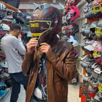 فروشنده آقا جهت فروشگاه لوازم موتورسواری|استخدام خدمات فروشگاه و رستوران|تهران, فلسطین (میدان انقلاب)|دیوار