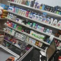 صندوق دار فروشگاه زنجیره ای مرزداران