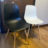 صندلی سفید و مشکی