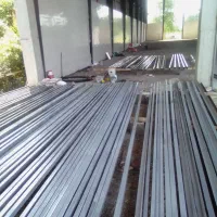 دو نفر کمک نقاش روزمزد