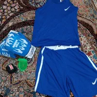 لباس و دستکش بوکس