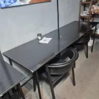 میز و صندلی و ویترین