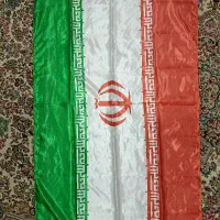 یک پرچم ایران مناسب جای دسته دارد