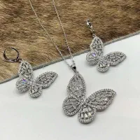 ست گوشواره و گردنبند جذاب