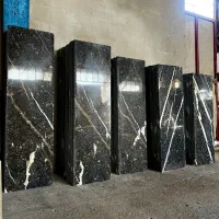 کارگر برای سنگ فروشی