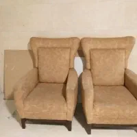 مبل راحتی و جلو مبلی