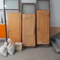 پنجره آهنی و در چوبی|مصالح و تجهیزات ساختمان|بروجرد, |دیوار