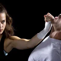 کمک به افراد نیازمند