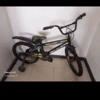 دوچرخه ۲۰ با کمکی