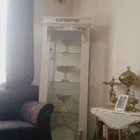 بوفه ویترینی سفید طلایی در حد نو|بوفه، ویترین، کنسول|گلبهار, شهر جدید گلبهار|دیوار