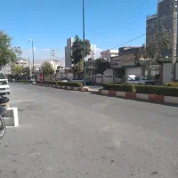خانه و مغازه روی خیابان اصلی خضرزنده