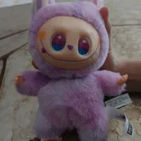 عروسک لبوبو صورتی و بنفش کم‌رنگ زیر قیمت