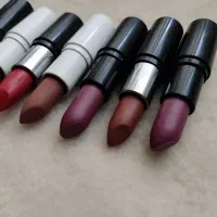 رژلب بدون سرب