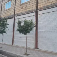 دو در مغازه