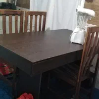 فوری میز نهارخوری تمیز چهار نفره ۳عدد صندلی داره