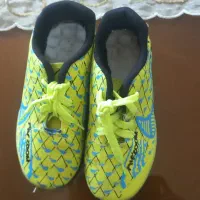 دو جفت کتونی فوتبال