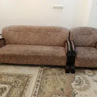 مبل هفت نفره همراه میز عسلی و جلو مبلی