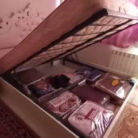 تخت دونفره همراه تشک و۲عدد پا تختی و میزآرایشی|تخت و سرویس خواب|تهران, افسریه جنوبی|دیوار