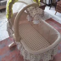 تخت کنار مادر و گهواره کودک خارجی در حد نو|تخت و صندلی بچه|شاهین‌شهر, خانه کارگر|دیوار