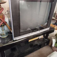 تلویزیون با میز