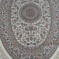 فرش بیضی و گرد در حد نو