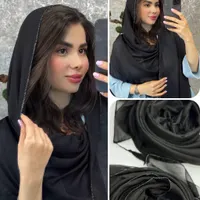 شال مشکی نخی لب شاین