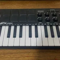 میدی کنترلر AKAI MPK Mini MK3 در حد نو|پیانو، کیبورد، آکاردئون|تهران, باغ فیض|دیوار