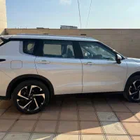 میتسوبیشی اوتلندر اچ دودف ۲۰۲۳