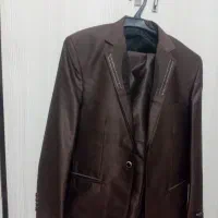 دو دست کت و شلوار سرمه ای و قهوه ای یک دست کت تک د