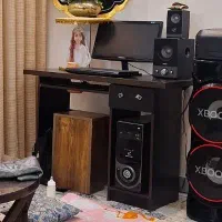 میز کامپیوتر تمیز