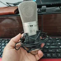 میکروفن استودیو و تولید محتوی B1