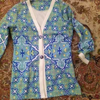 کت زنانه طرح دار  و عکس دوم بلوز زنانه