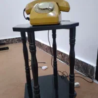 تلفن و میز سالم