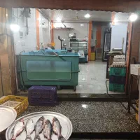 کارگر برای فروشگاه مرغ و ماهی