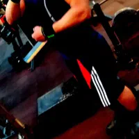 محافظ شخصی و مربی  بدنسازی