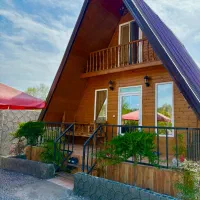 کلبه سوئیسی رویایی نزدیک سدلفور(روبه دریاچه وجنگل)