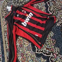 لباس ورزشی  نو میلان