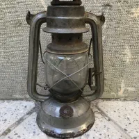 فانوس نفتی ، زنگوله ، دالاق و فلزات قدیمی|کلکسیون اشیاء عتیقه|شهرکرد, |دیوار