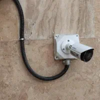 نصاب دوربین و خدمات برق‌کشی ساختمان