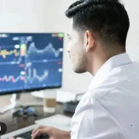 آموزش و کسب درآمد دلاری